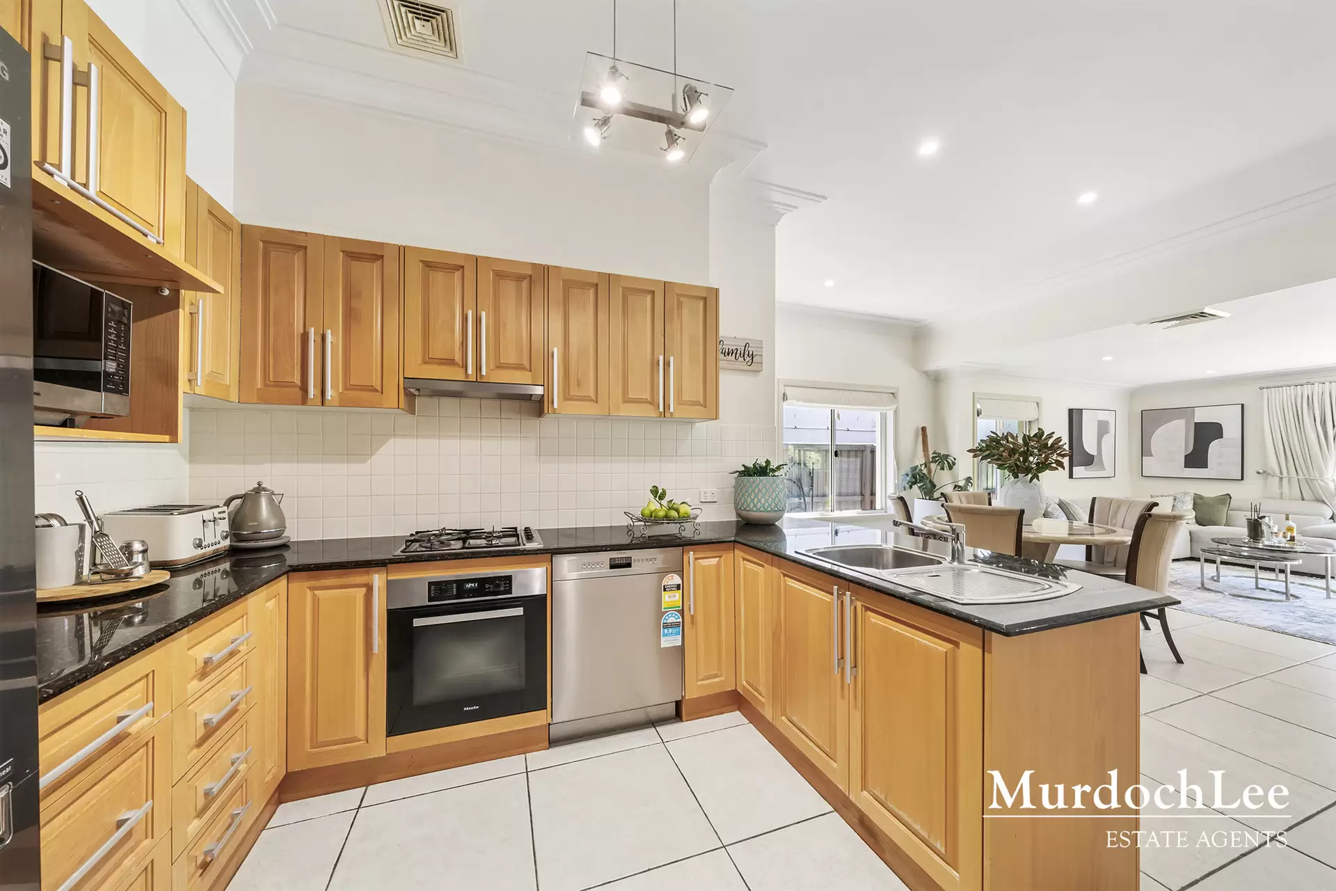 15 Government Farm Crescent, Castle Hill Sold by Murdoch Lee Estate Agents - image 5