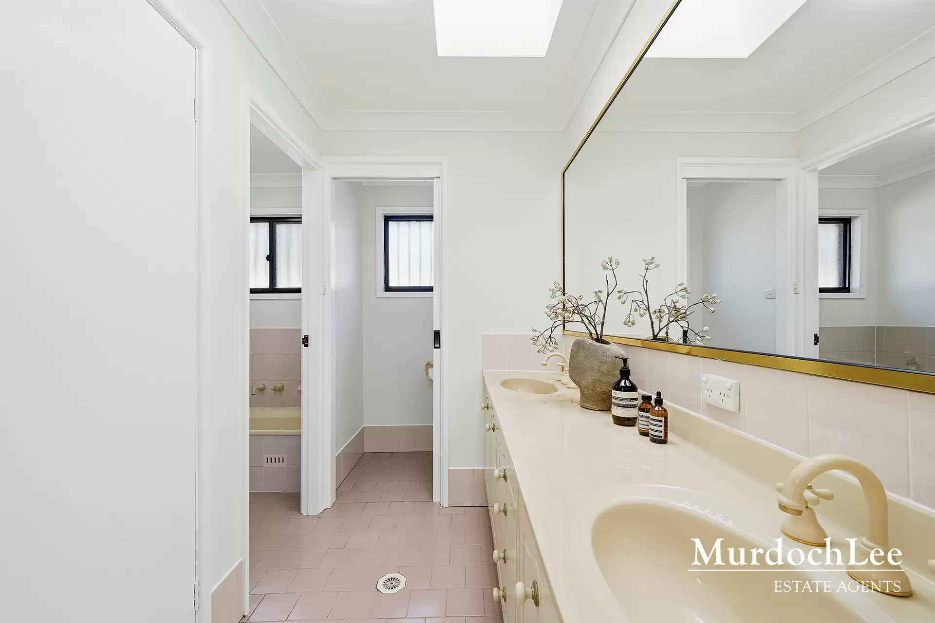 6 Victor Close, Baulkham Hills Sold by Murdoch Lee Estate Agents - image 14