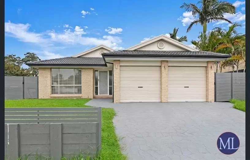 7 Bordeaux Crescent, Castle Hill Leased by Murdoch Lee Estate Agents - image 1