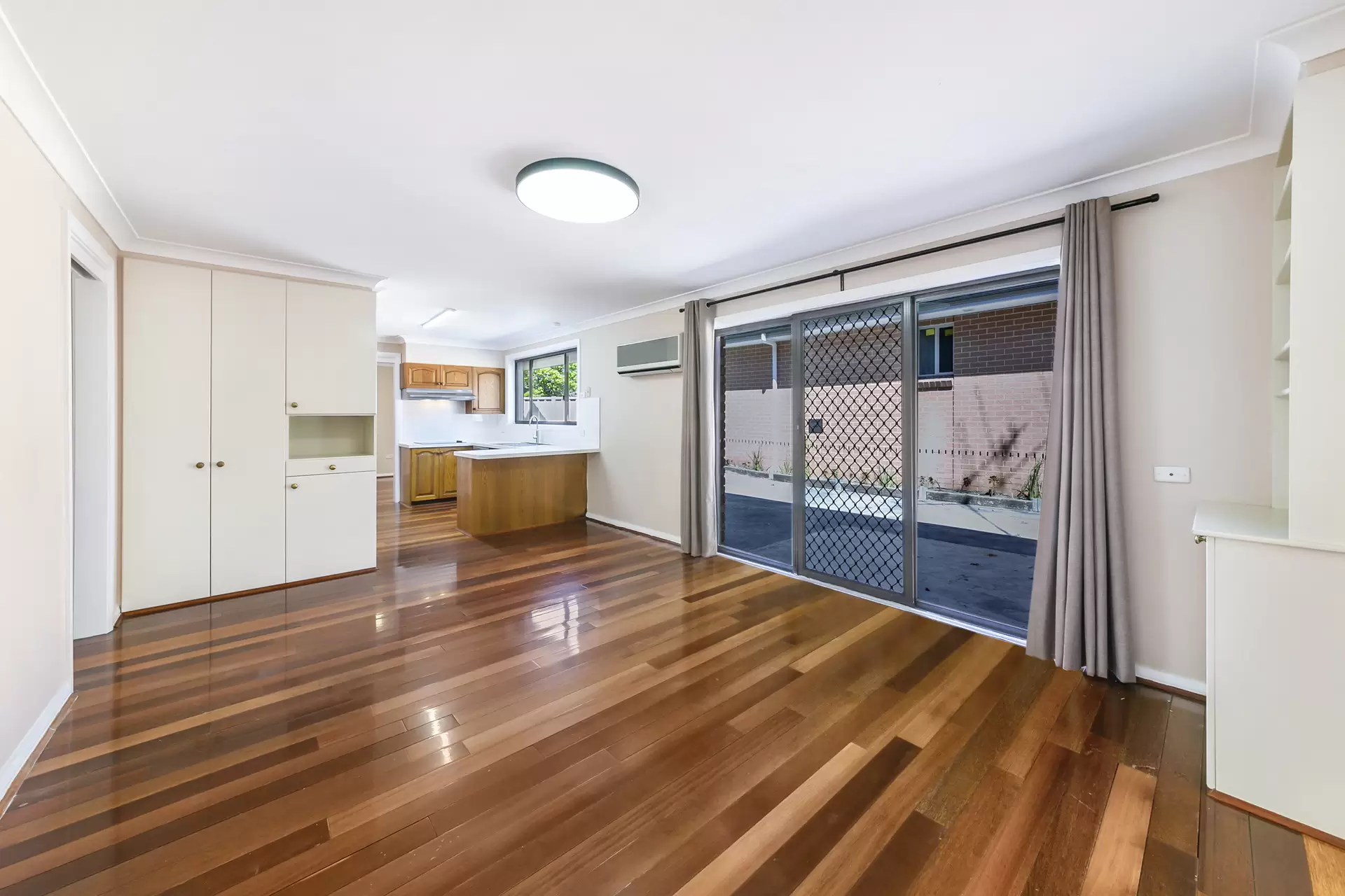 1 Hillgate Place, Castle Hill Leased by Murdoch Lee Estate Agents - image 3