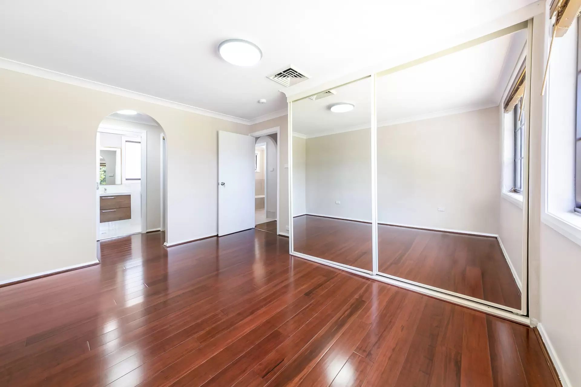 1 Hillgate Place, Castle Hill Leased by Murdoch Lee Estate Agents - image 5
