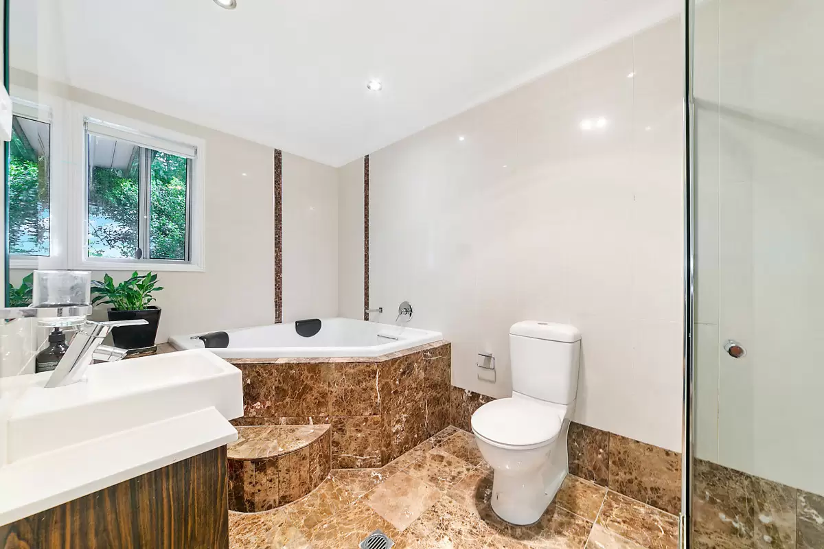 22 Lanhams Road, Winston Hills Leased by Murdoch Lee Estate Agents - image 4