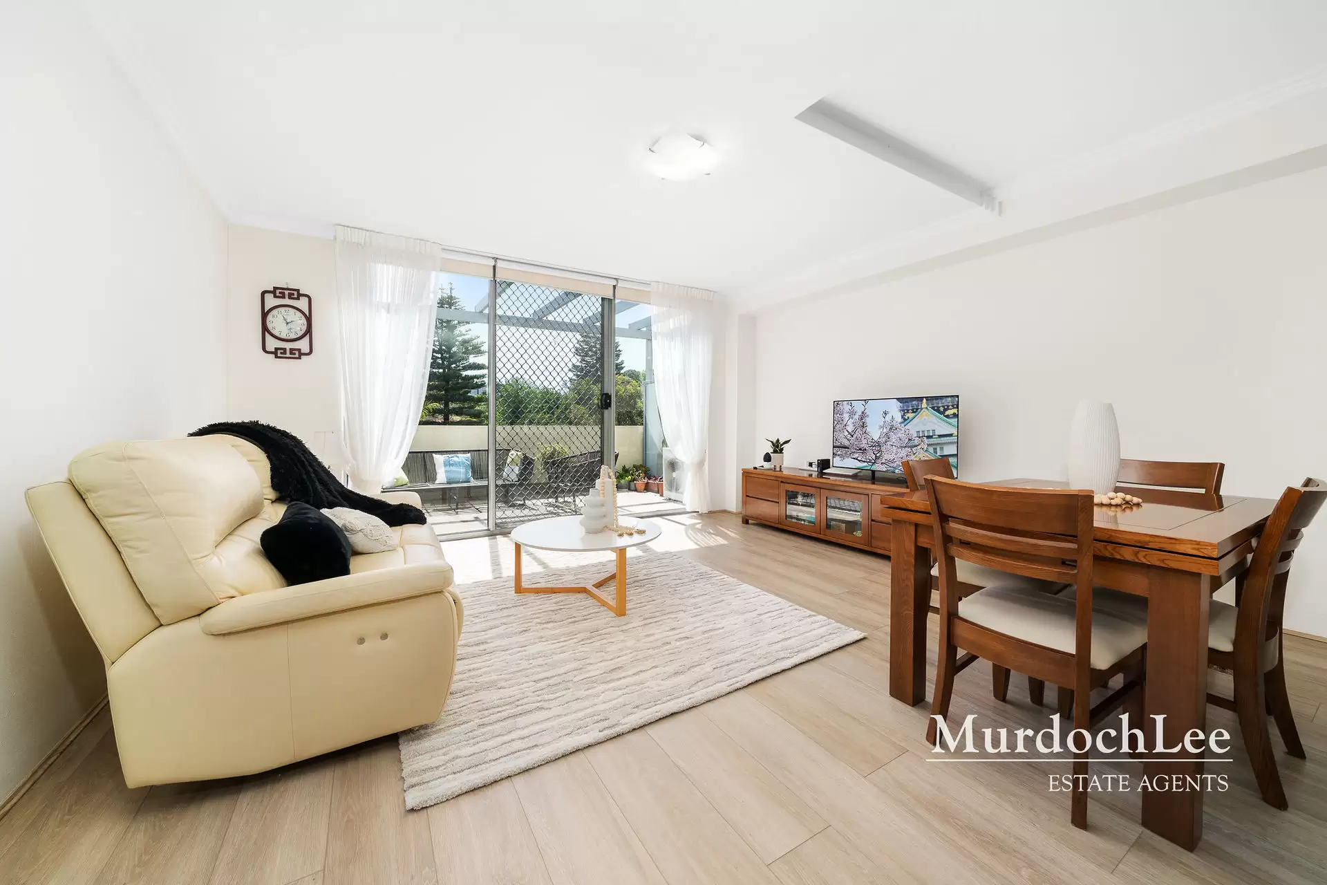 27/12-18 Sherwin Avenue, Castle Hill Sold by Murdoch Lee Estate Agents - image 2