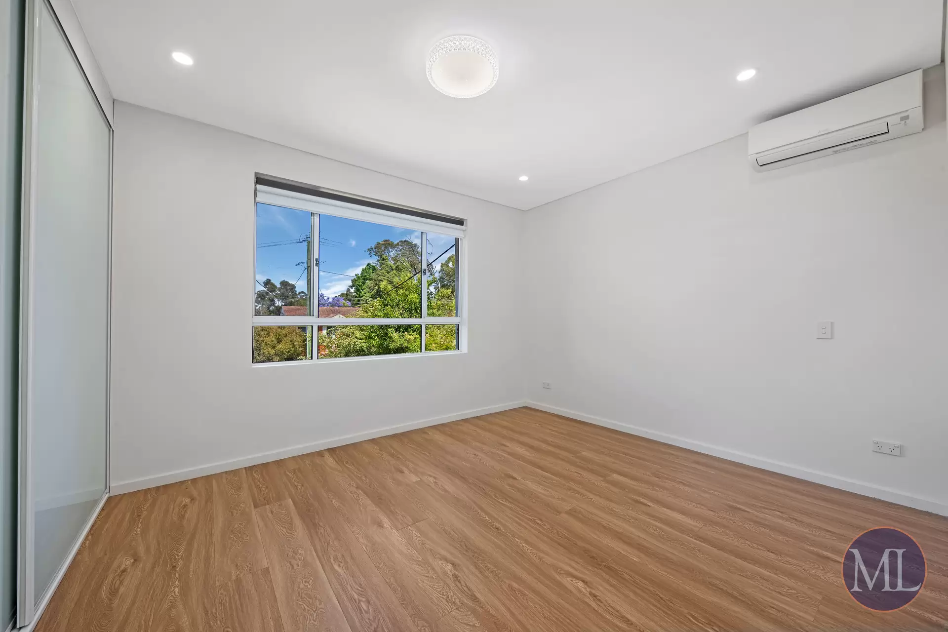 11 Dan Crescent, Castle Hill Leased by Murdoch Lee Estate Agents - image 1
