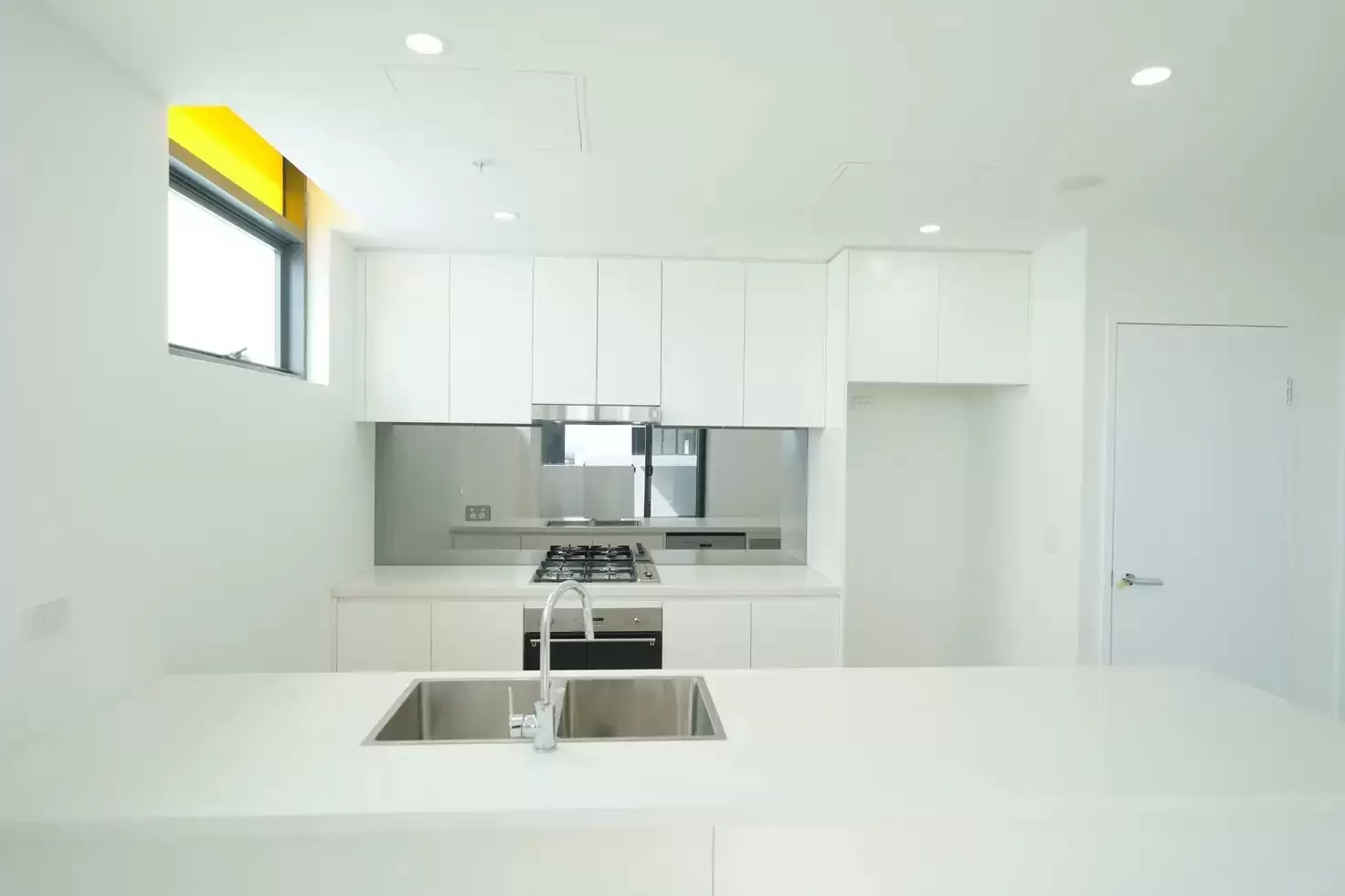 817b/9 Gay Street, Castle Hill Leased by Murdoch Lee Estate Agents - image 3