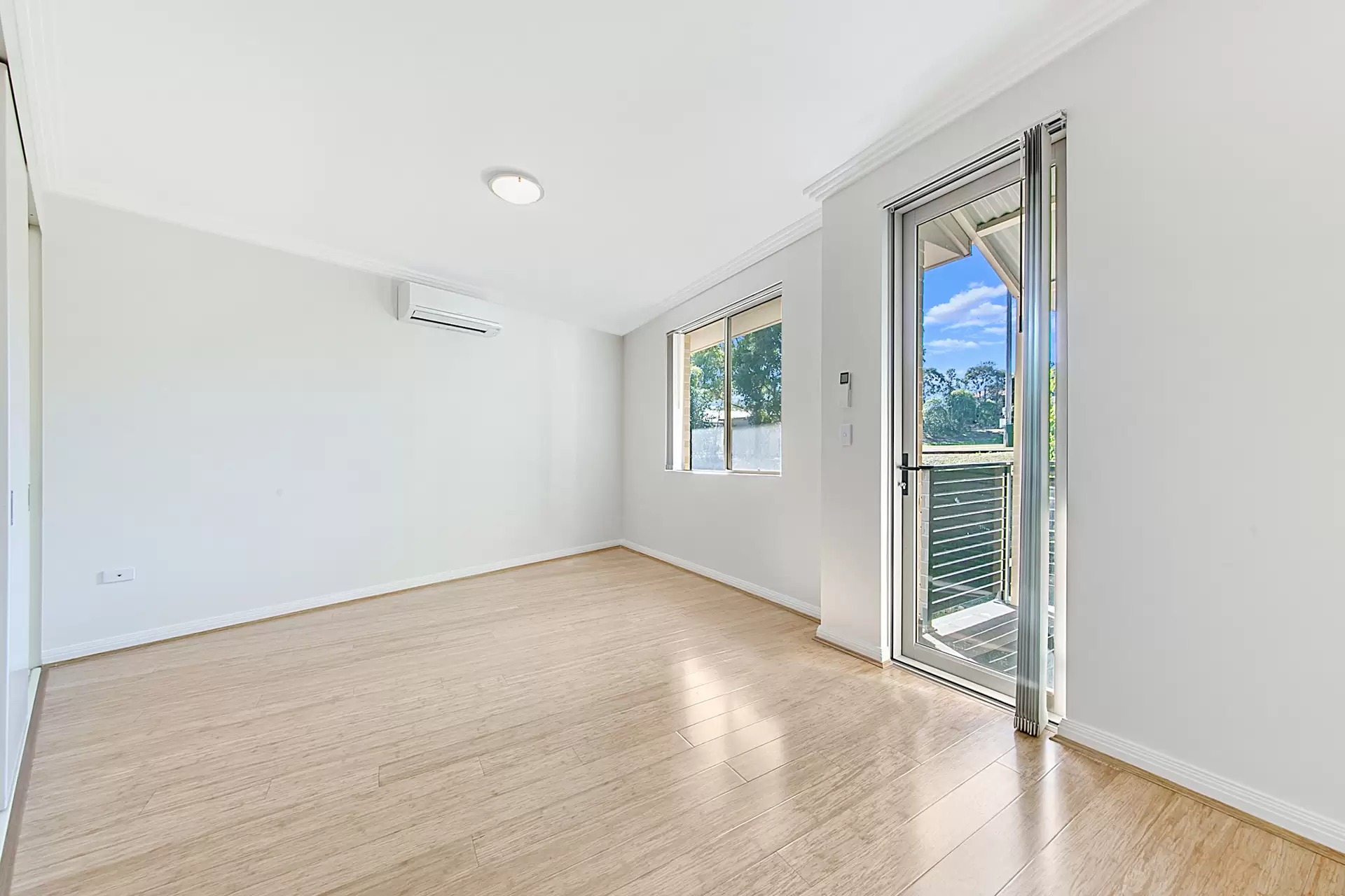 10/17 Graham Crescent, Baulkham Hills Leased by Murdoch Lee Estate Agents - image 5
