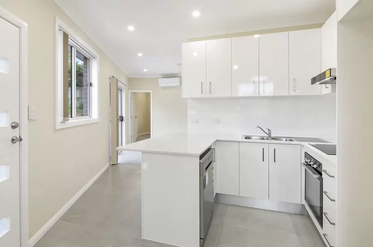 1A Hillgate Place, Castle Hill Leased by Murdoch Lee Estate Agents - image 2